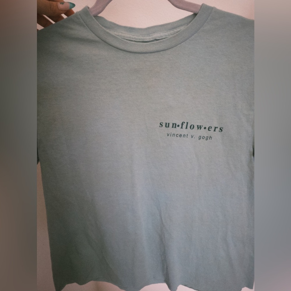 Selling a graphic "Vincent Van Gogh" and sunflower painting cropped tee!